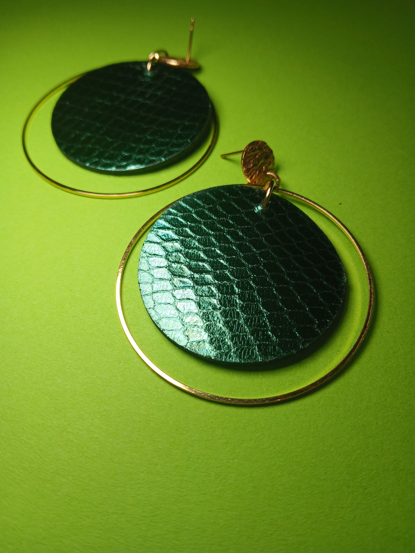 boucles d'oreilles TOURBILLON vert écaille